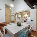 Old Town Loft M8 M8apartments * Bari