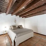 Old Town Loft M8 M8apartments * Bari